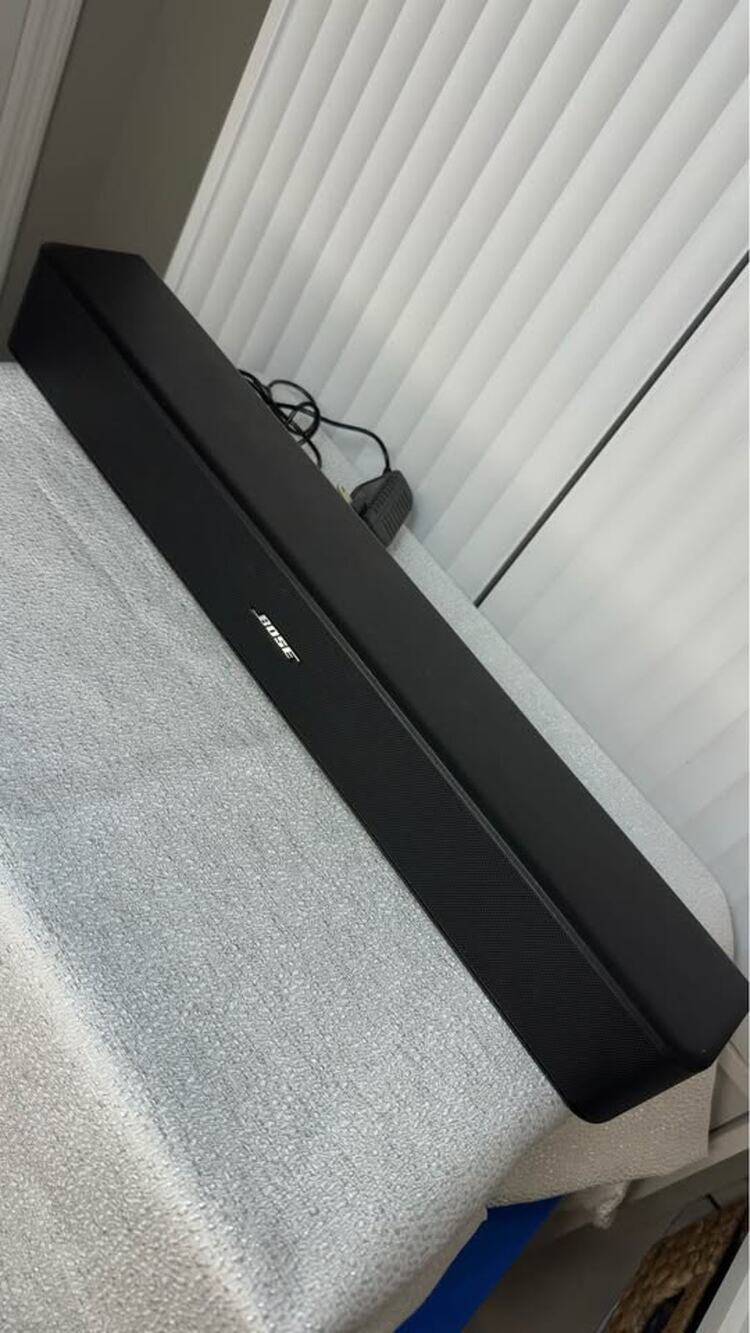 Bose Solo 5 TV Sound Bar System with cords